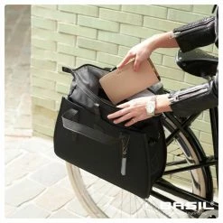 Basil Bicycle Shoulder Bag Noir 17 Liter Black - 17662 -Cycling Clothing Shop basil fietstas noir 17 liter zwart 17662 9 171086 20220908160229